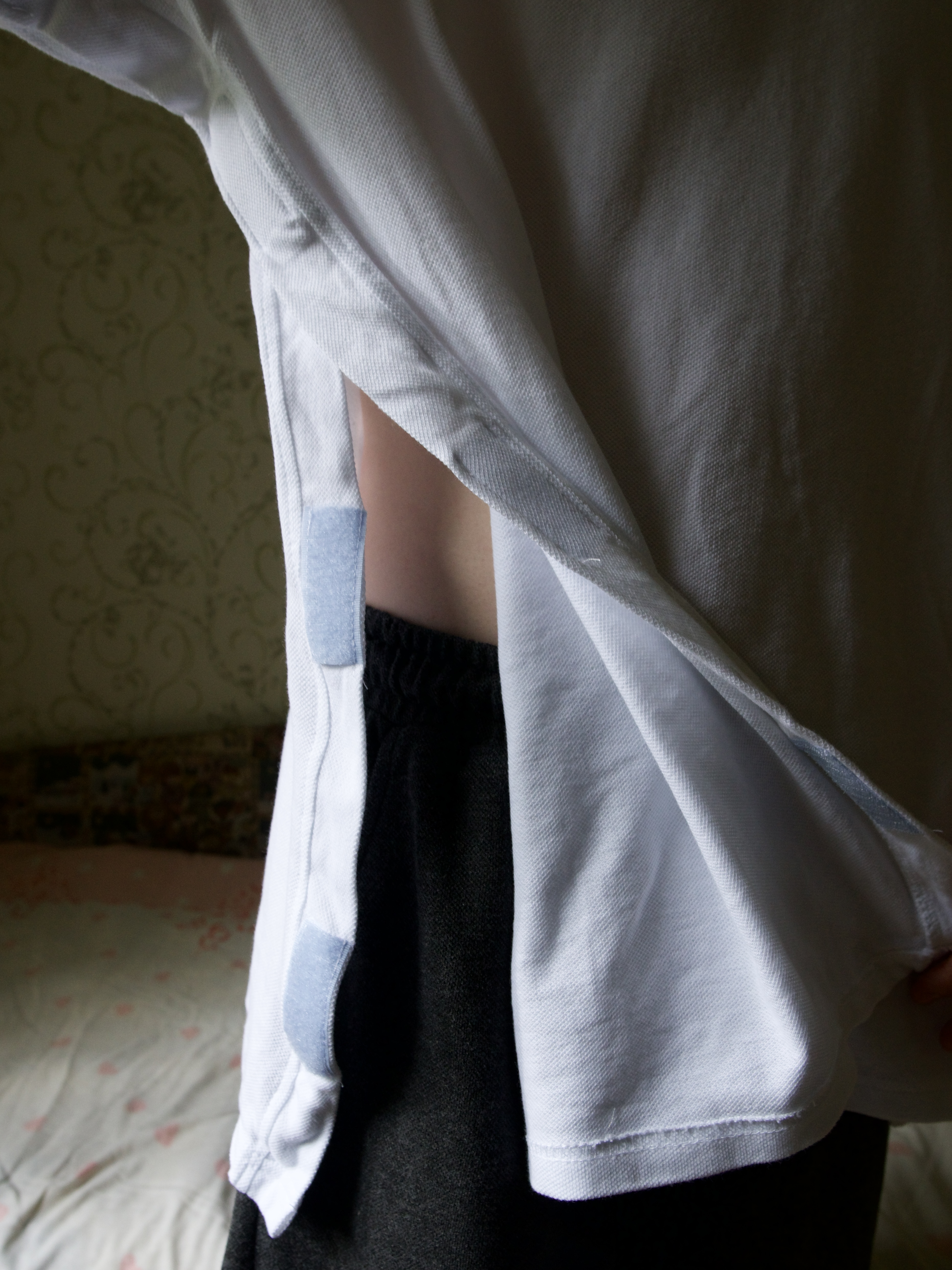 T-shirt / white - image  - 4 T-shirt / white - picture  - 4