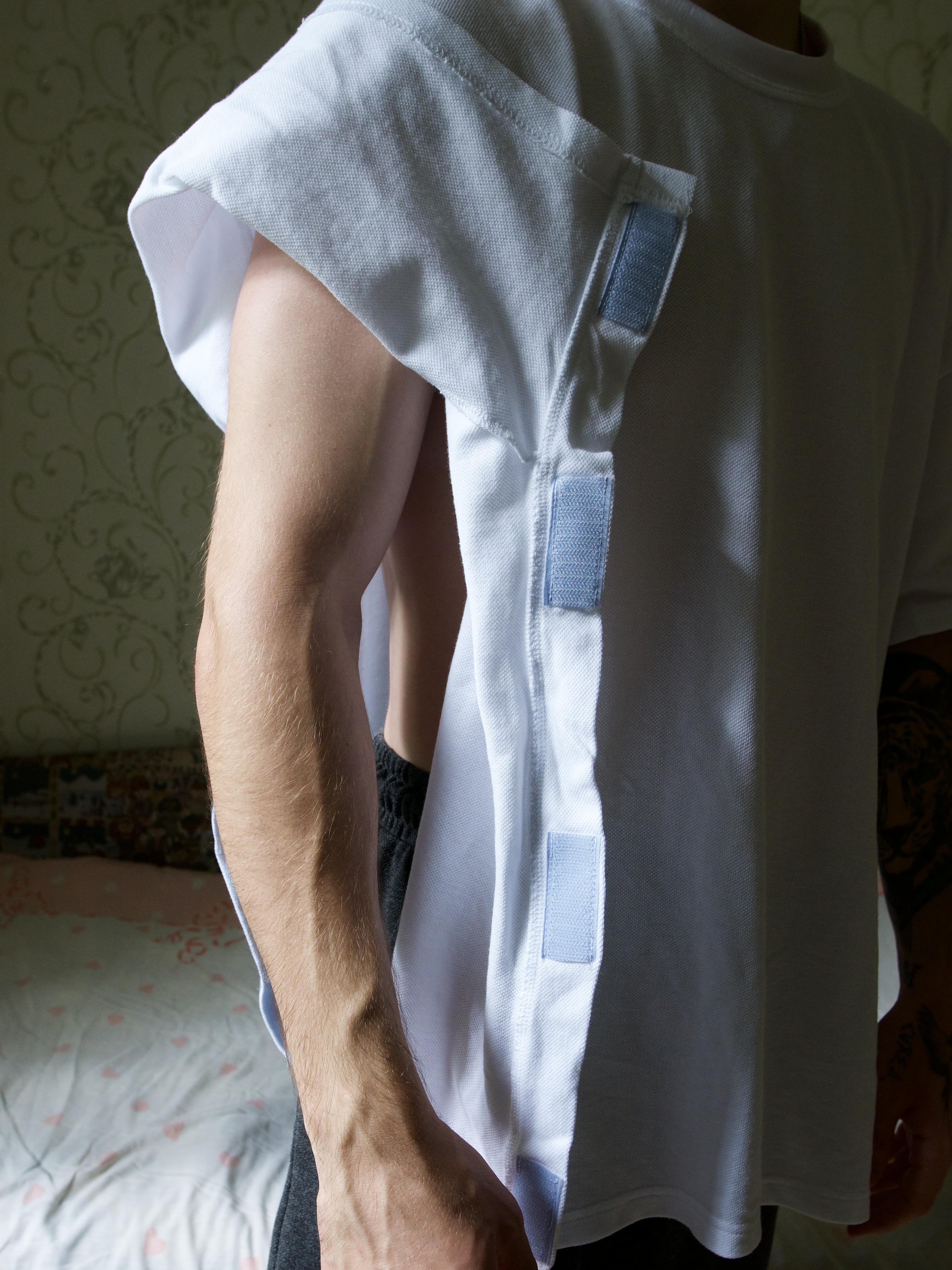 T-shirt / white - image  - 5 T-shirt / white - picture  - 5